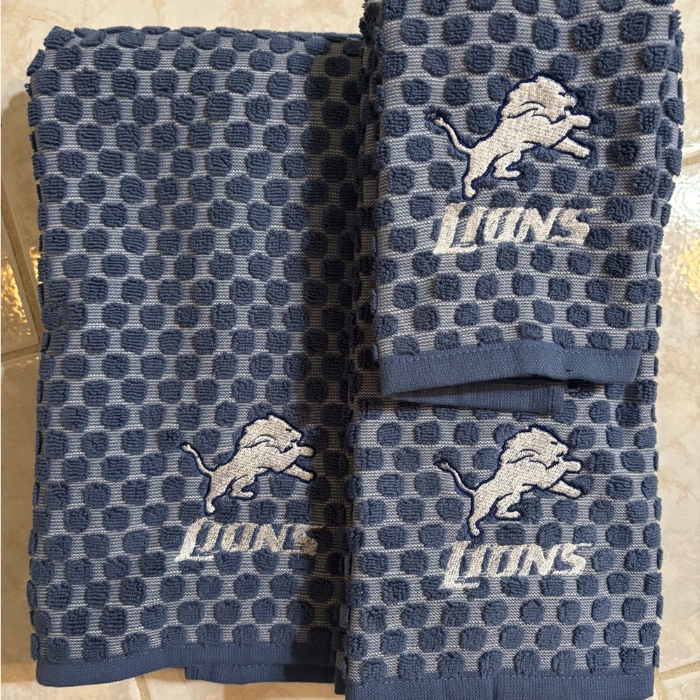 Blue Lions Towel Set NEW Embroidered set of 3
